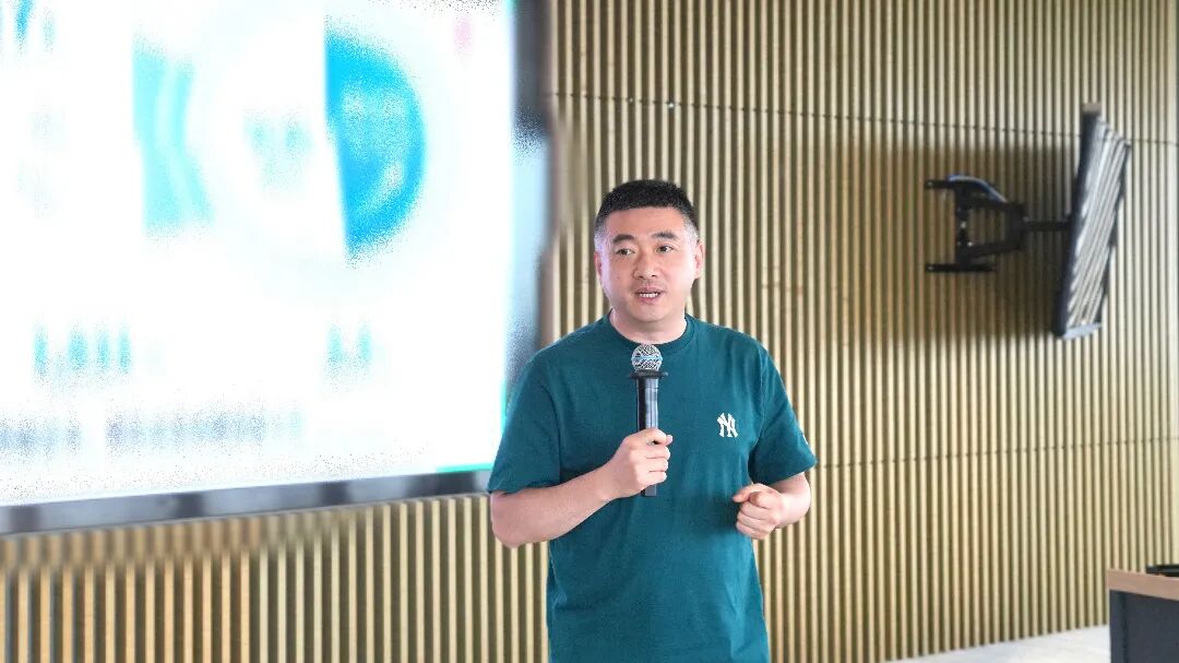 顾总5.6.jpg